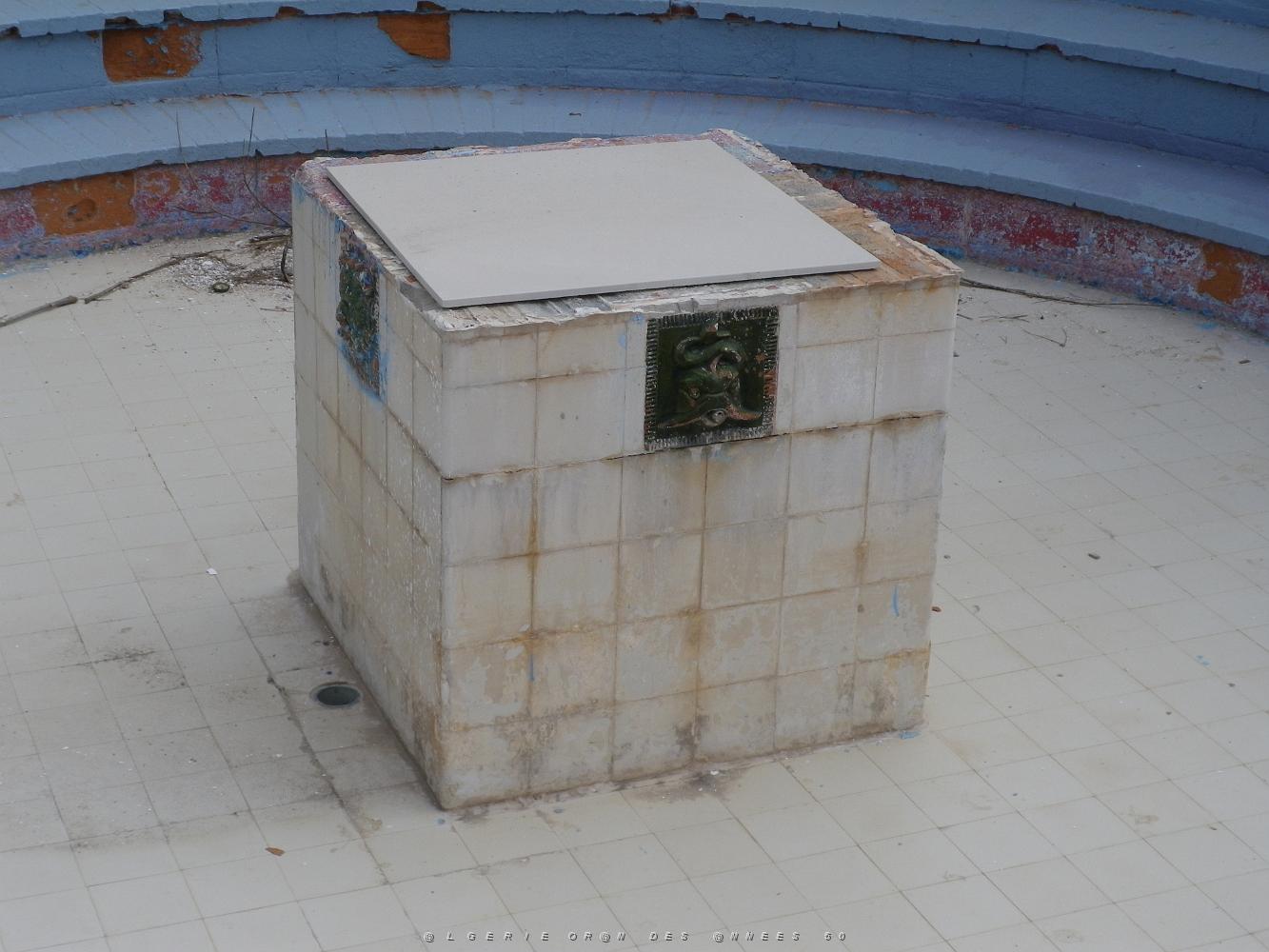 1970 element de la piscine ou petit bassin.JPG